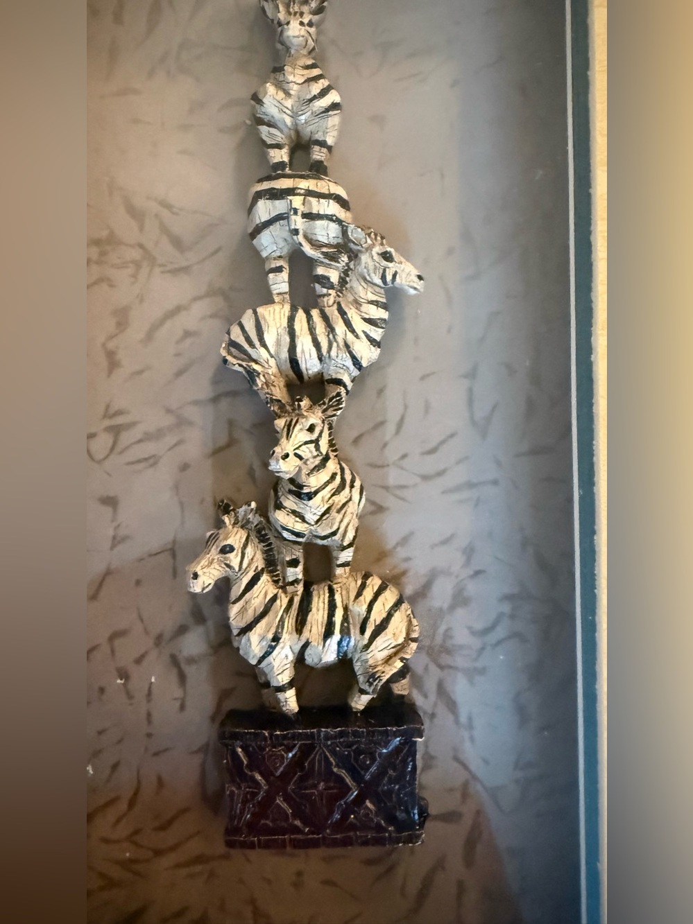 Vintage African Safari Shadow Box-(Giraffes, Zebras, Elephants) - Picture 4 of 12